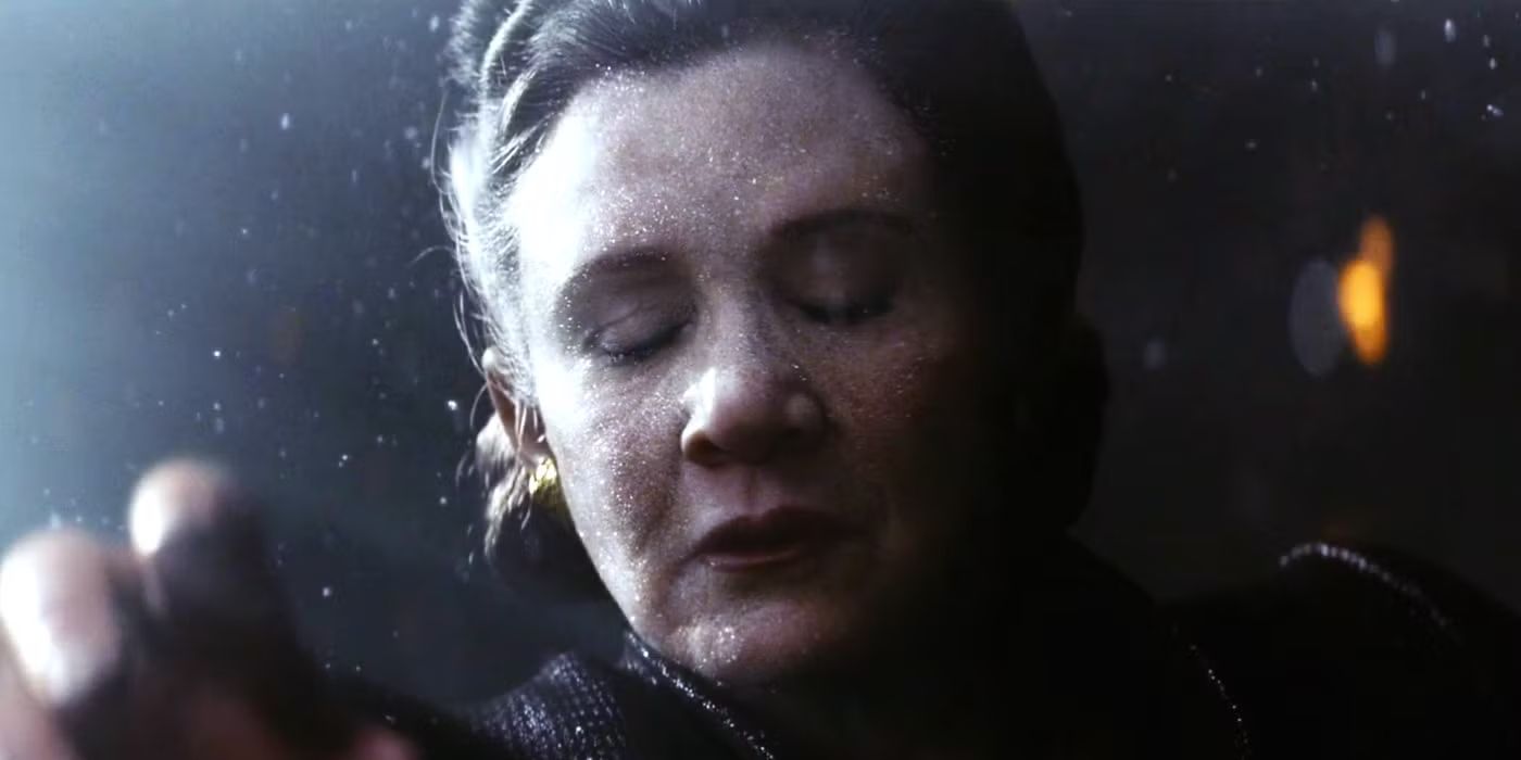 General Leia uses the force as she drifts in space in Star Wars The Last Jedi.