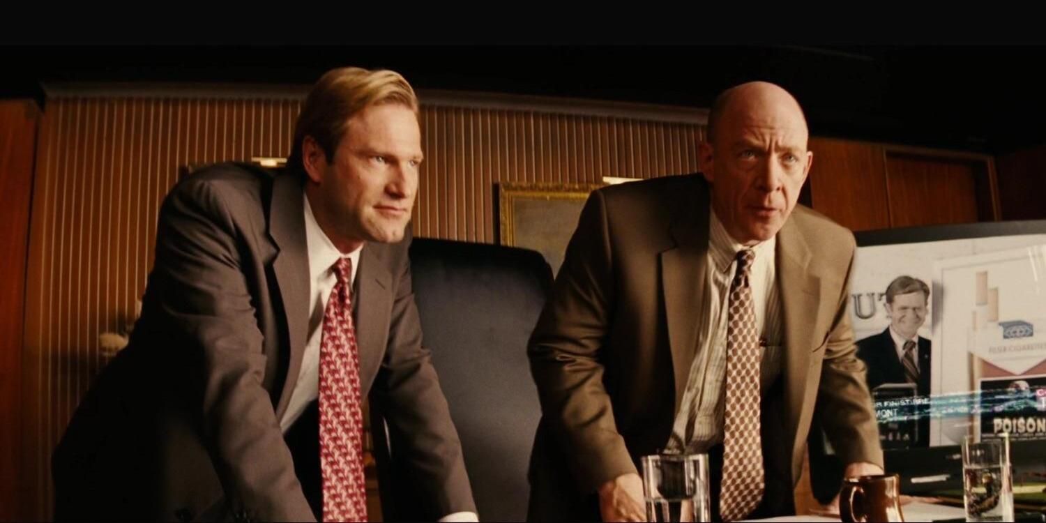 Aaron Eckhart as Nick Naylor and J.K. Simmons as BR in &lsquo;Thank You for Smoking&rsquo;