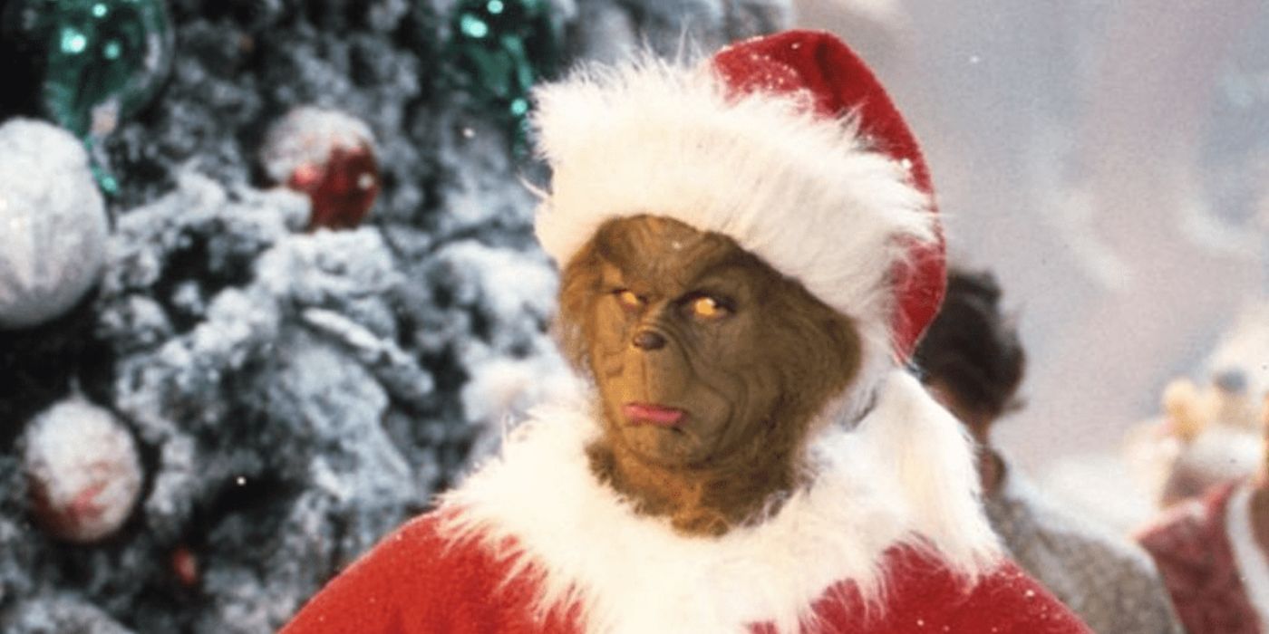 The Grinch (Jim Carrey) in a Santa Claus costume in &lsquo;How the Grinch Stole Christmas&rsquo;