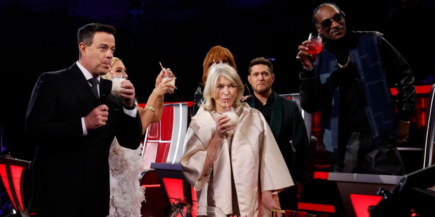 Martha Stewart makes holiday cocktails for Carson Daly and the coaches during 'The Voice' Season 26 finale.