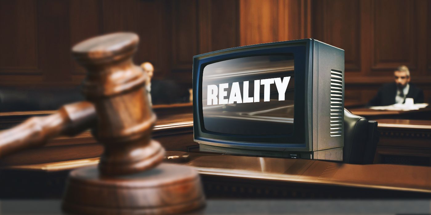 A gavel banging in a court room with a tv that reads 