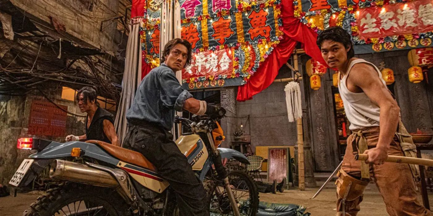 Man on bike, German Cheung, Tony Wu in Twilight of the Warriors: Walled In