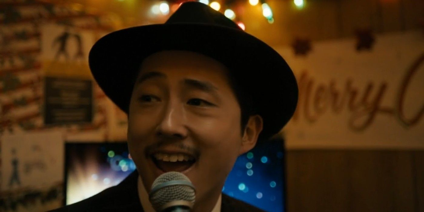Steven Yeun singing Christmas karaoke in &ldquo;A Traveler&rdquo; (Twilight Zone 2019)