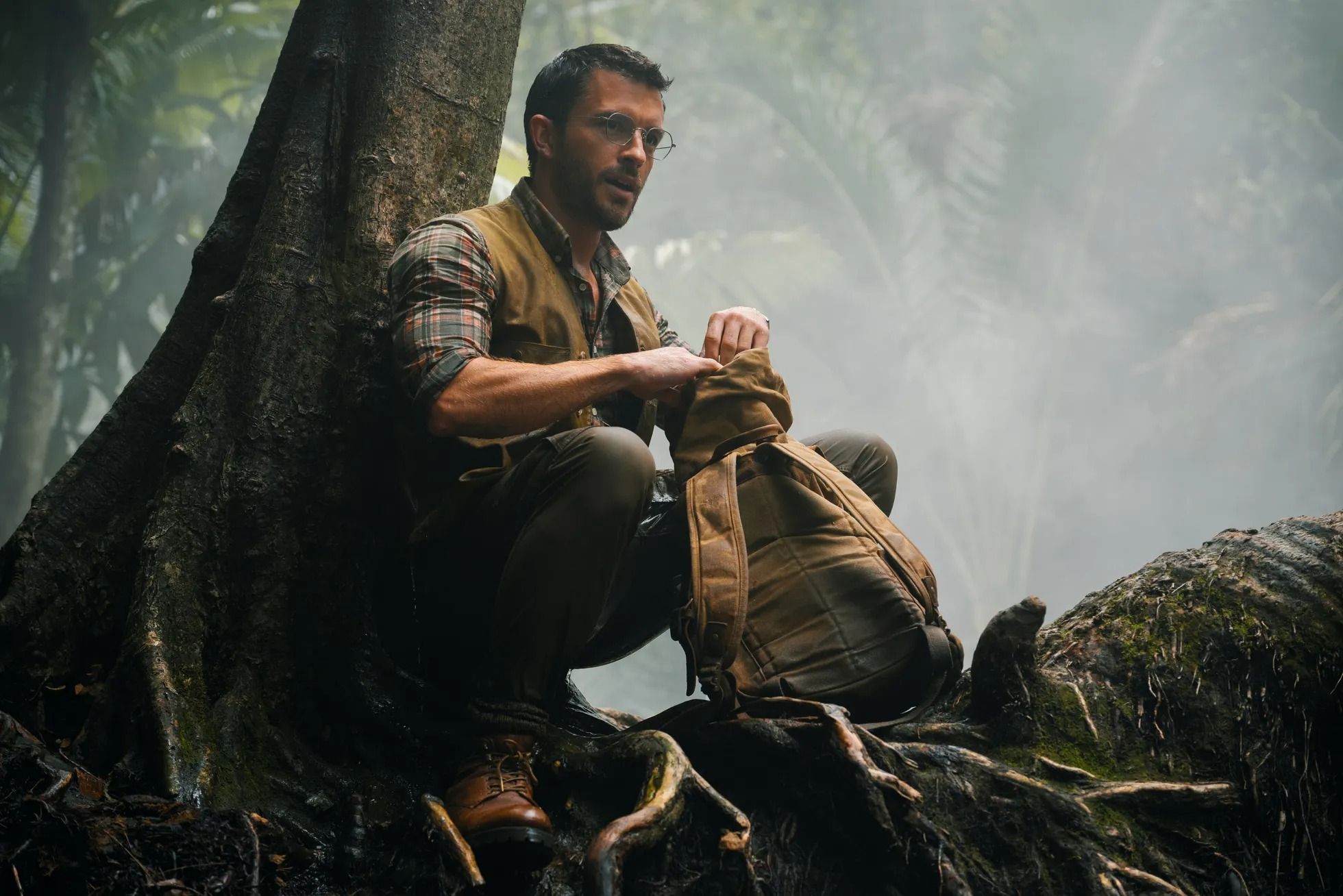 Jonathan Bailey en 'Jurassic World: Renacimiento'