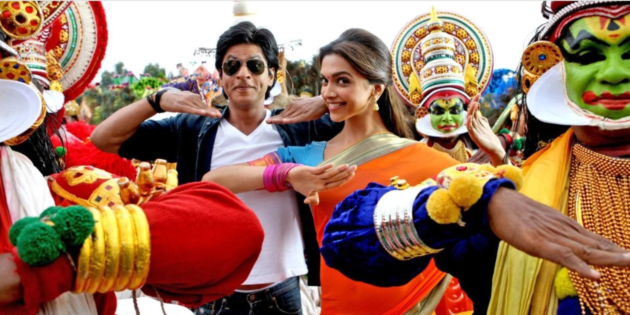 Shah Rukh Khan as Rahul and Deepika Padukone as Meenamma in Chennai Express.