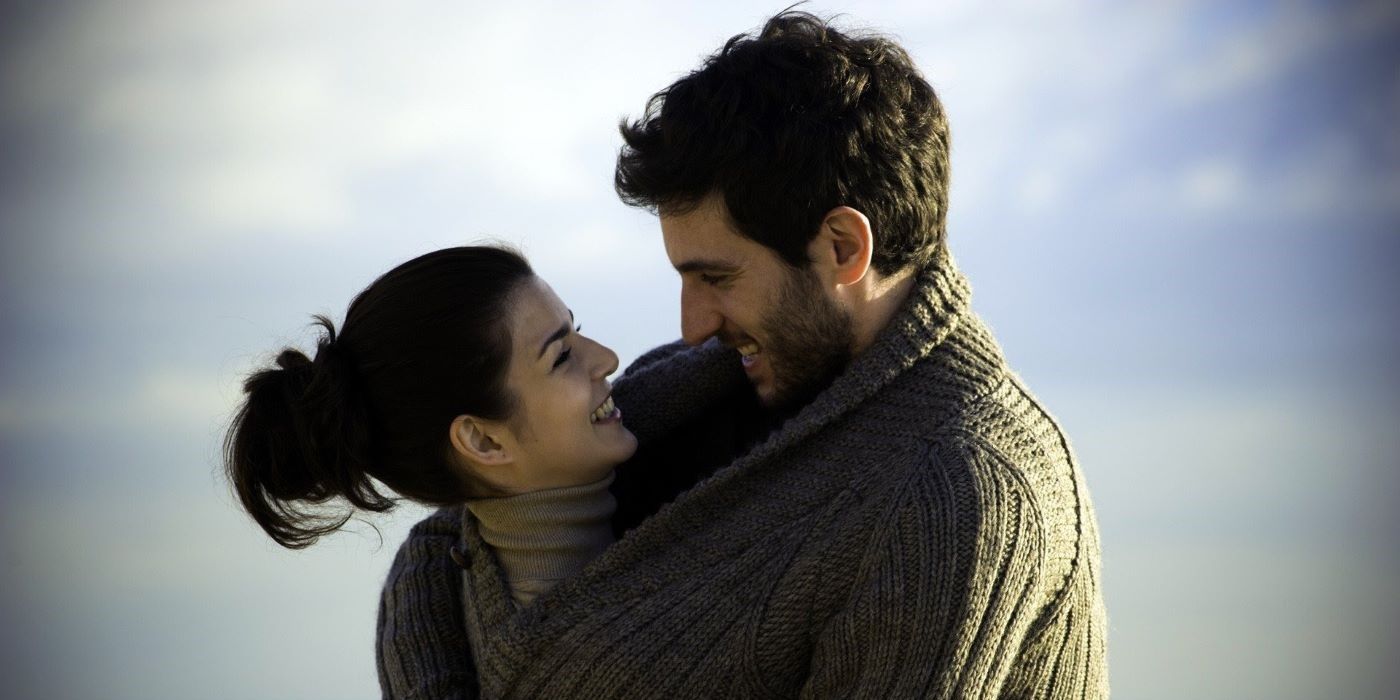 Clara Lago and Quim Gutierrez in a passionate embrace in The Hidden Face