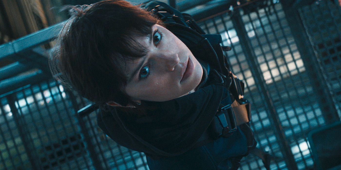 Joey (Daisy Ridley) looking up at the camera in Cleaner