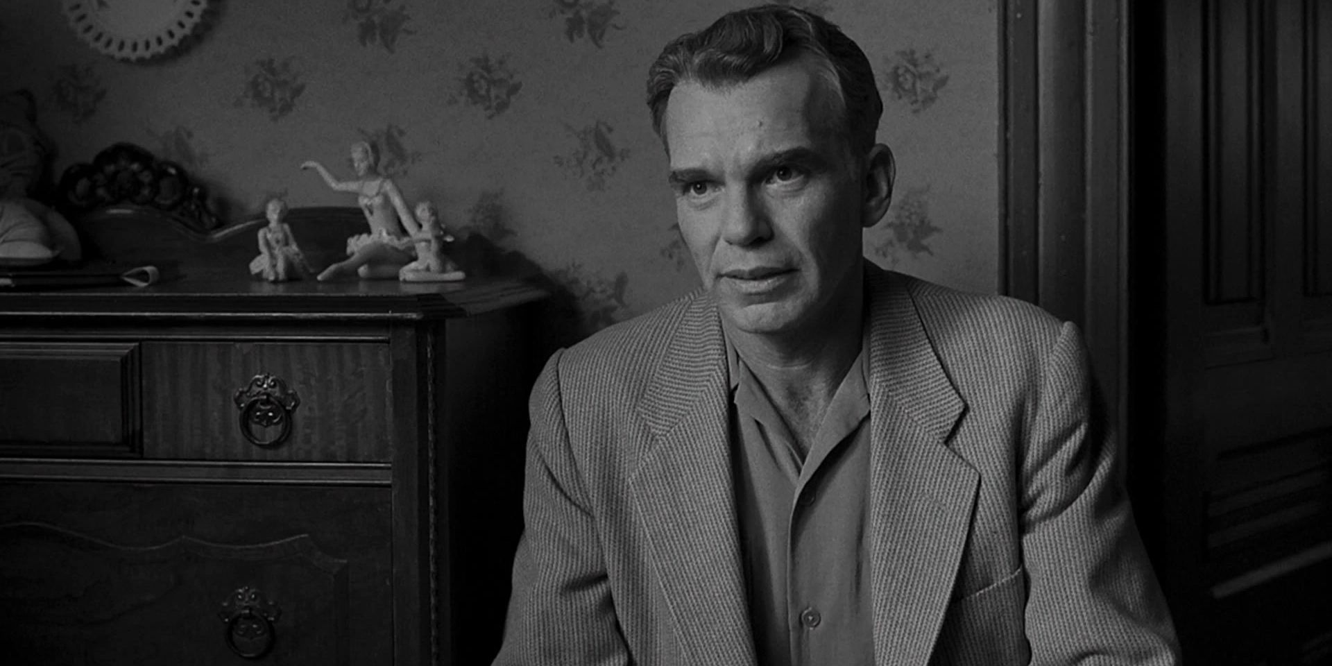 Ed (BillyBob Thornton) sitting down in &lsquo;The Man Who Wasn&rsquo;t There&rsquo;