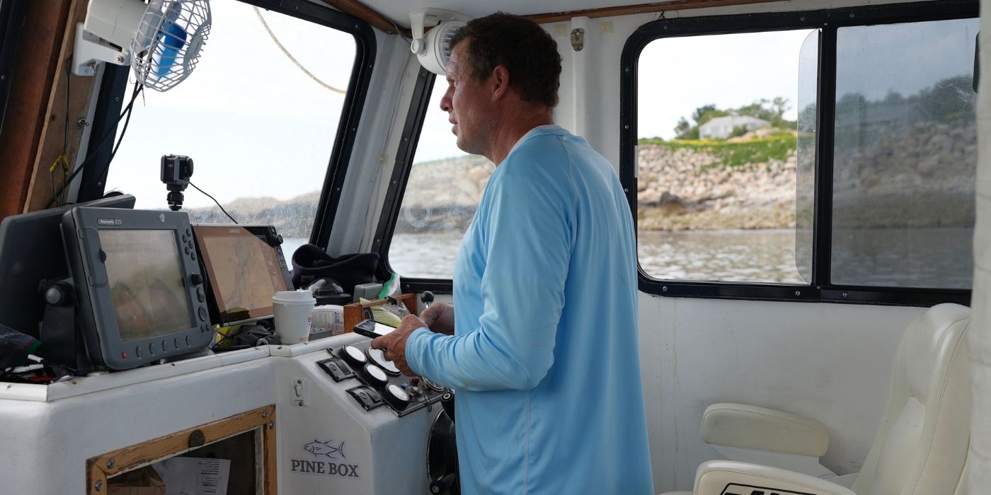 Captain Dylan Caldwell steering on 'Harpoon Hunters.'