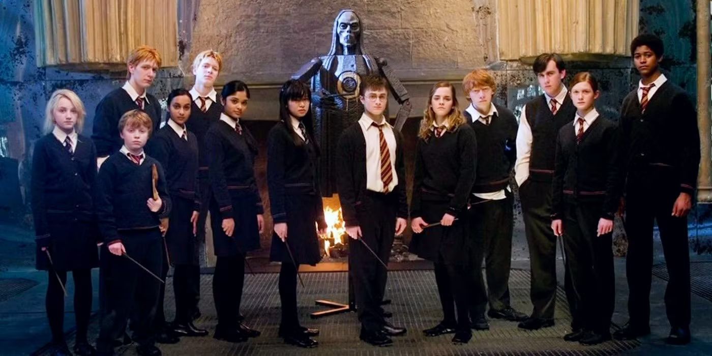 Harry Potter (Daniel Radcliffe) surrounded by Dumbledore's Army in 'Harry Potter and the Order of the Phoenix'