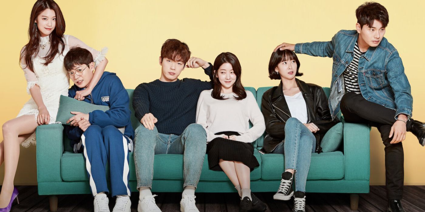 Lee Yi-keong, Kim Jung-hyun, Jung In-sun, Son Seung-won, Go Won-hee and Lee Joo-woo sitting on a couch in Welcome to Wakiki. 