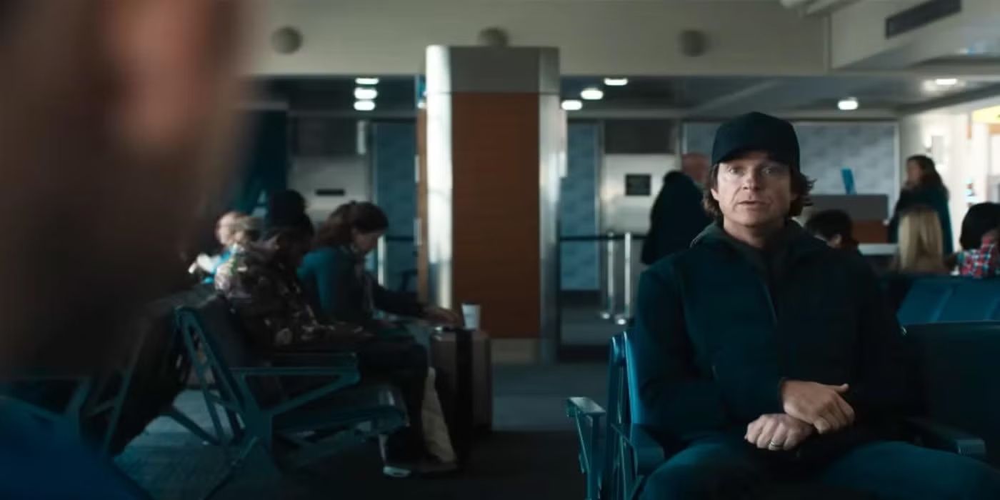 Jason Bateman in airport in movie Carry-On