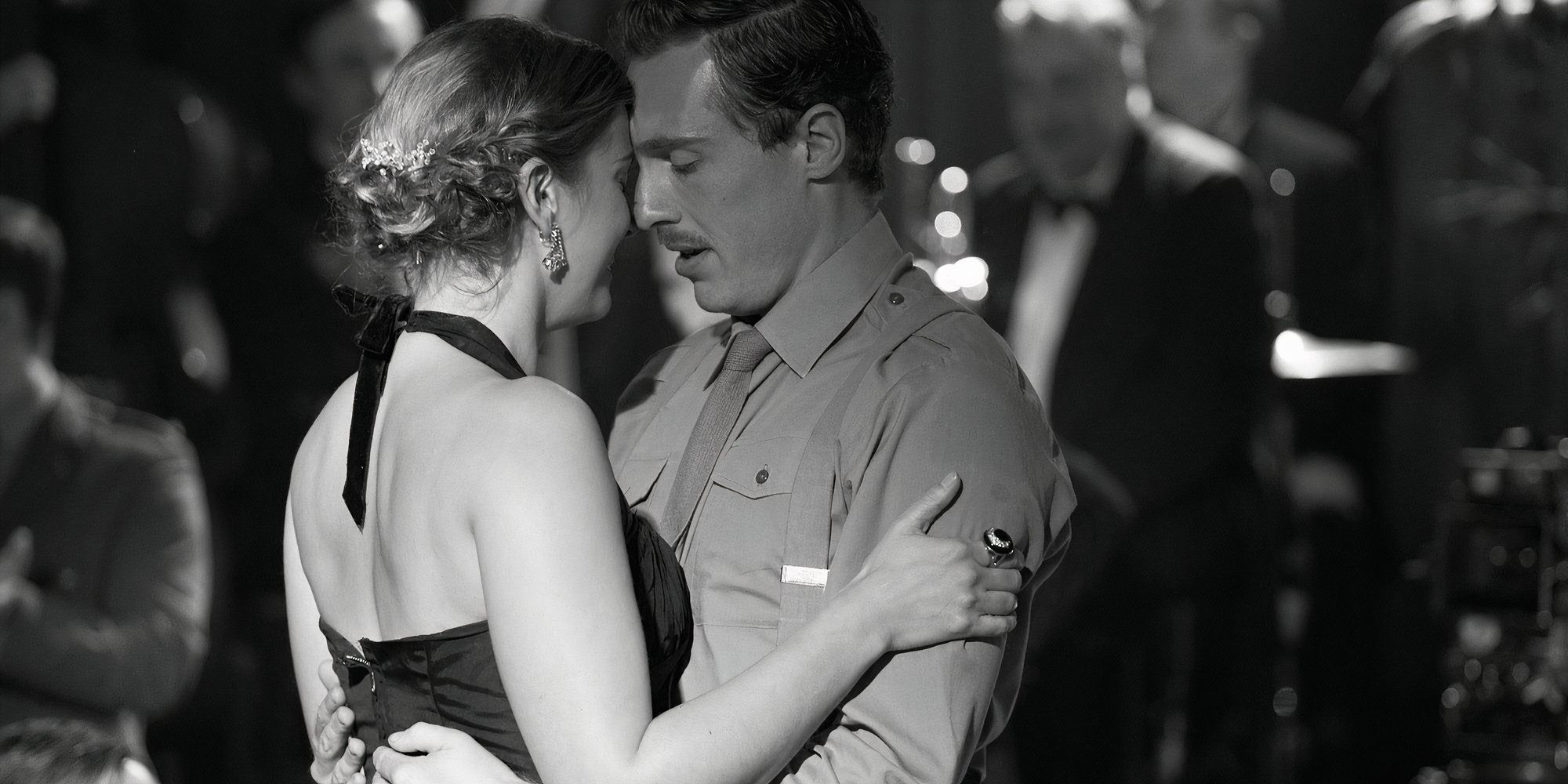 Two people dancing in LOLA.