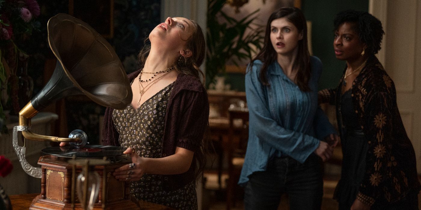 Alyssa Jirrels possessed by a voice while touching a victrola