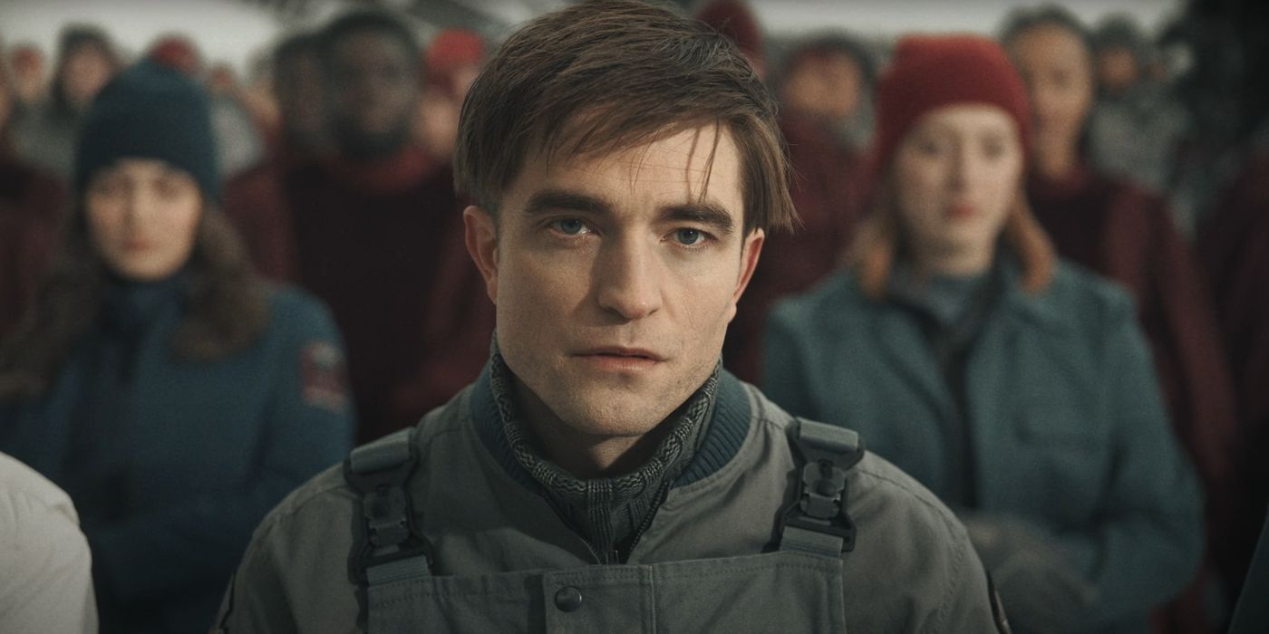 Robert Pattinson as the titular character in Mickey 17.