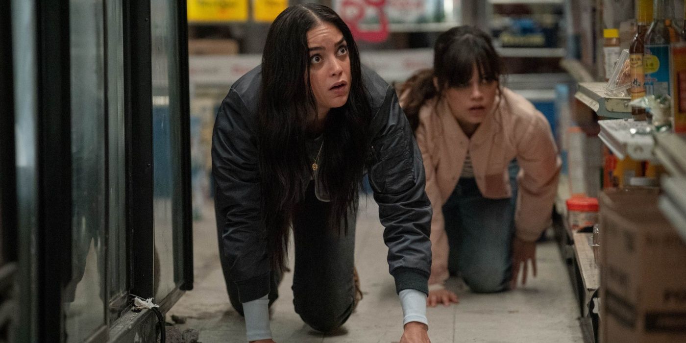 Melissa Barrera and Jenna Carpenter as Sam and Tara, respectively, crawling through a bodega in Scream VI