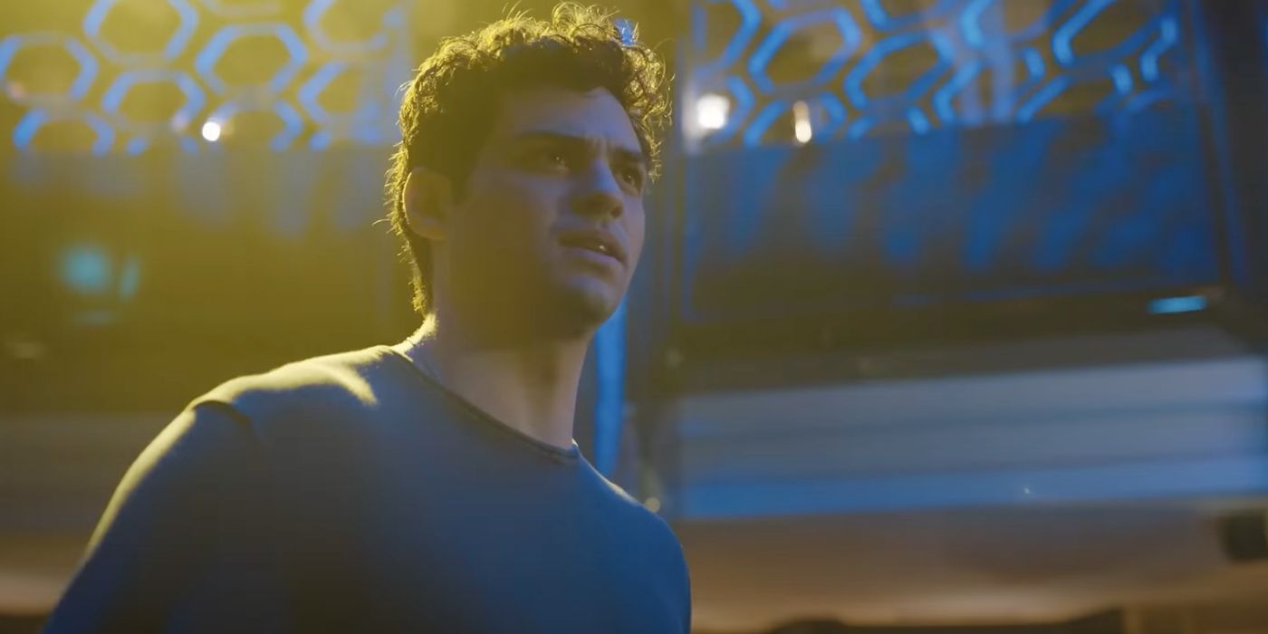 Noah Centineo as Owen in 'The Recruit'