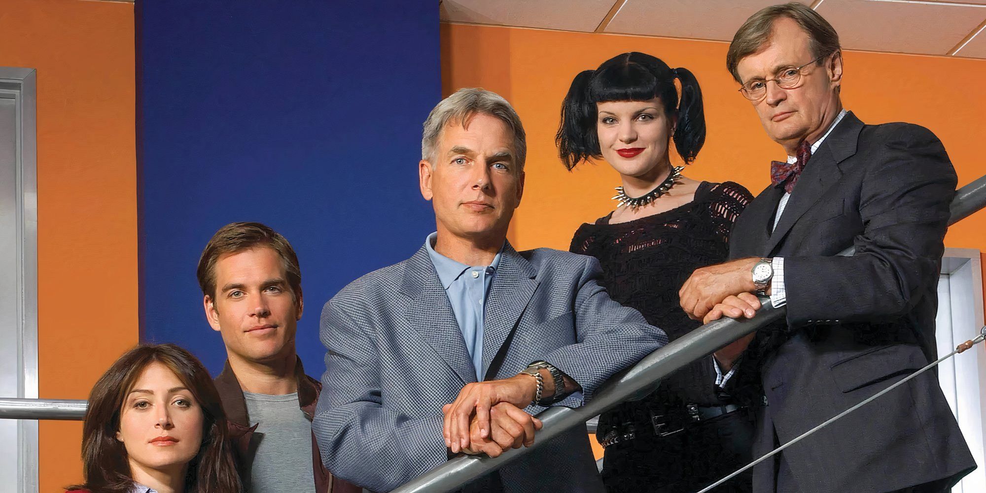 The cast of NCIS poses for a promotional shot