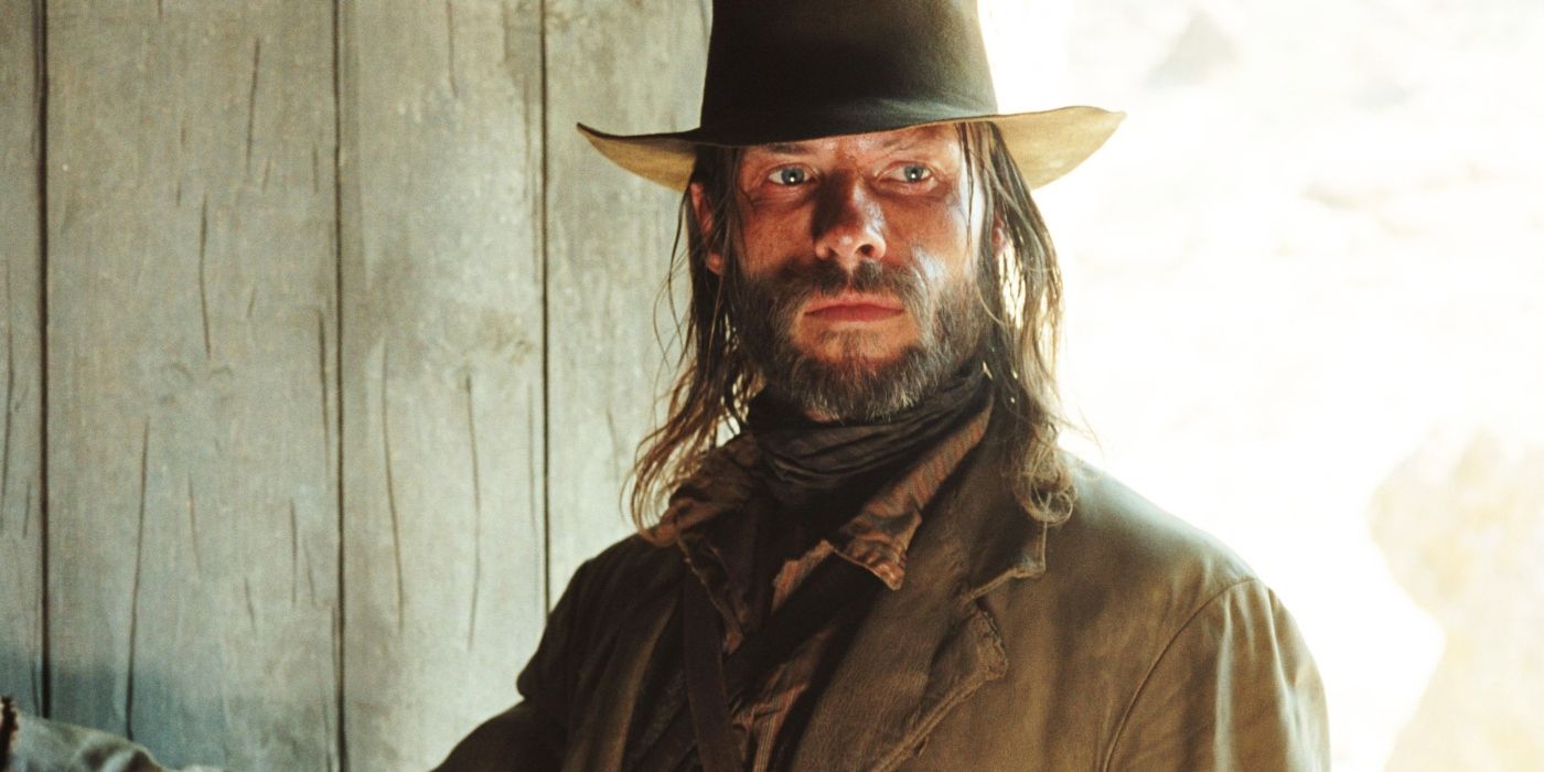 Guy Pearce as Charlie in The Proposition