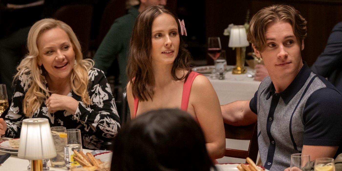 Pauline Chalamet at a restaurant with Nicole Sullivan & Michael Provost in The Sex Lives of College Girls