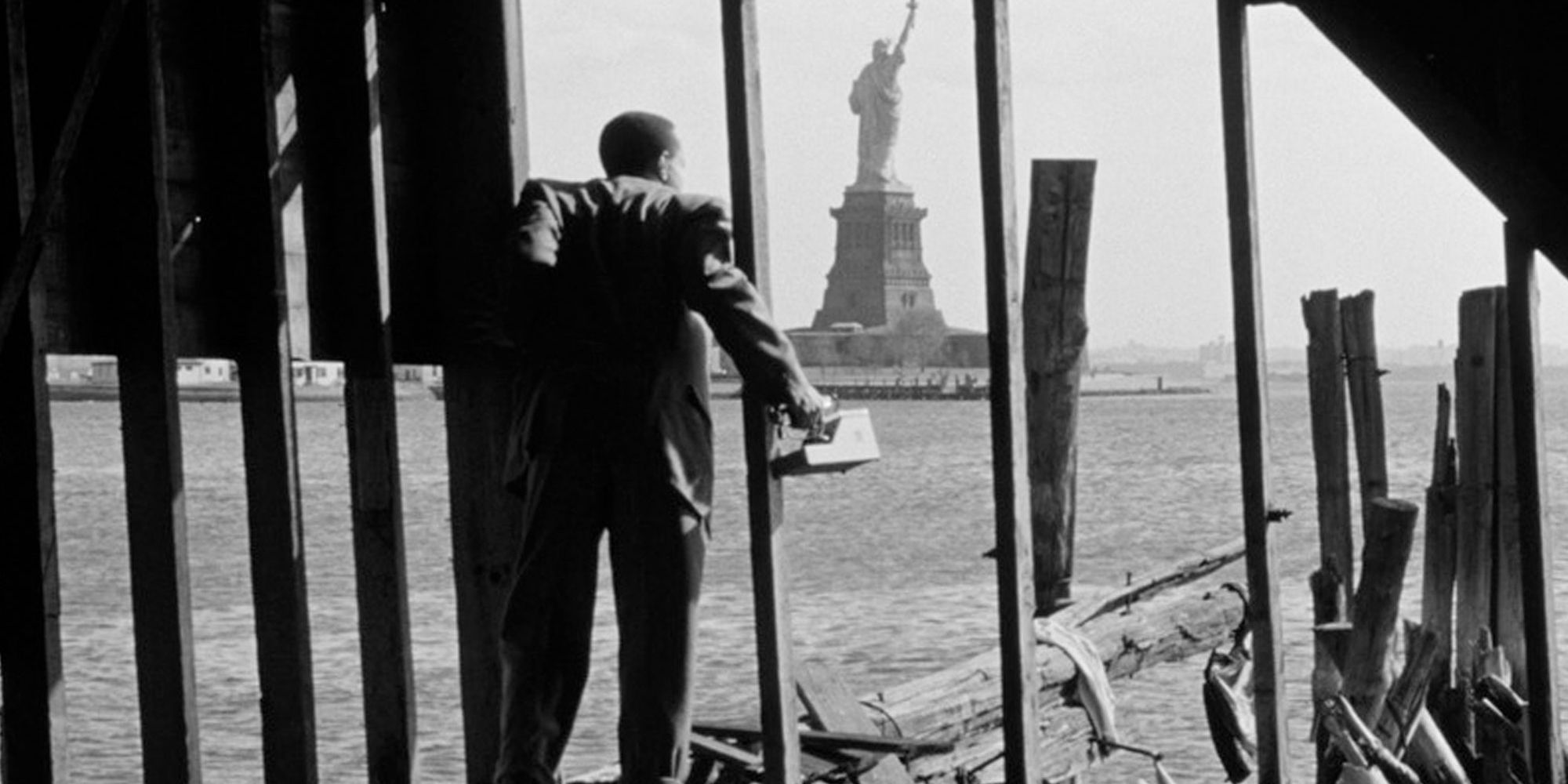 Harry Belafonte looks at the Statue of Liberty in The World, the Flesh and the Devil