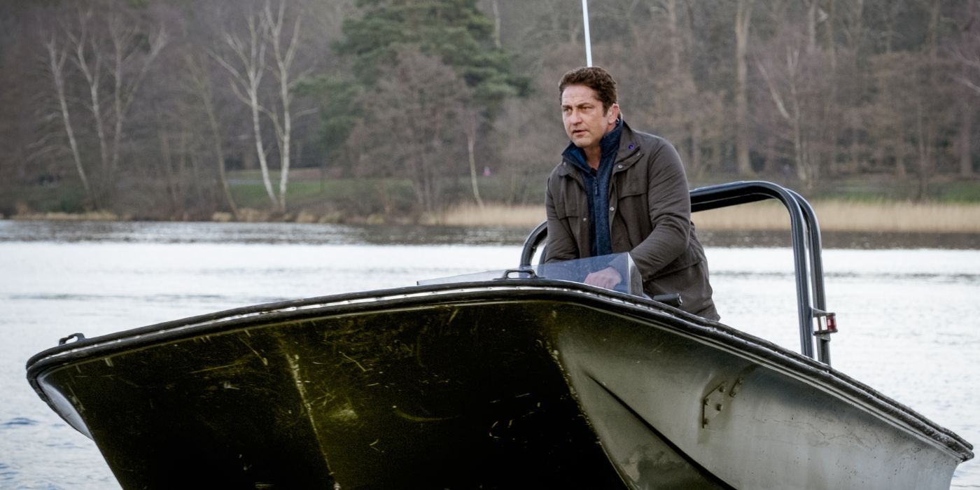 Mike Banning (Gerard Butler) drives a speedboat in Angel Has Fallen.