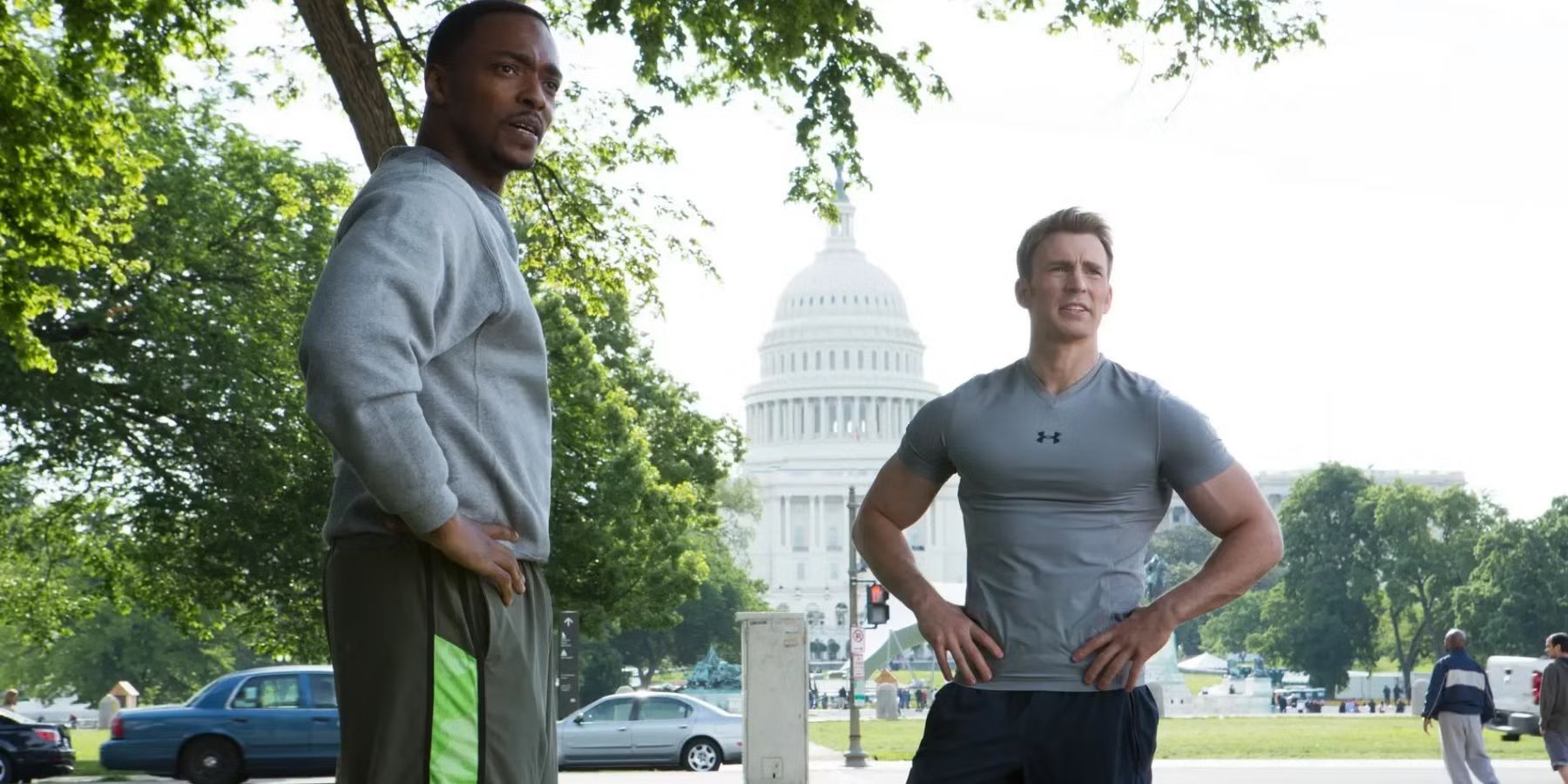 Anthony Mackie as Sam stands with Chris Evans as Steve by the US Capitol, Captain America The Winter Soldier