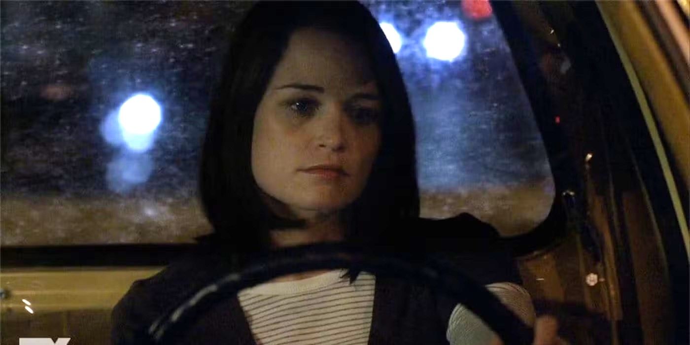 Sprague Grayden sitting behind the wheel of her car pensively in season 1, episode 12 of Sons of Anarchy.