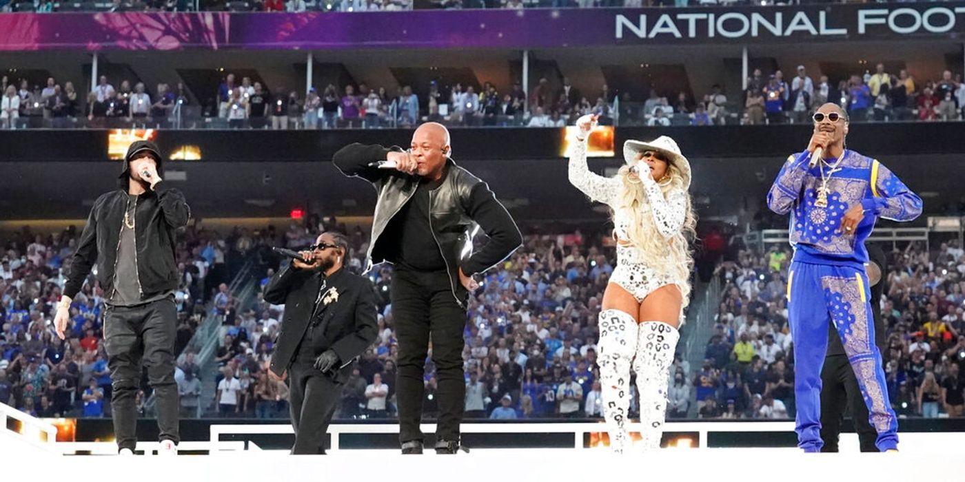 Eminem, Kendrick, Dr. Dre, Mary J. Blige, and Snoop Dogg on stage the 2022 Super Bowl