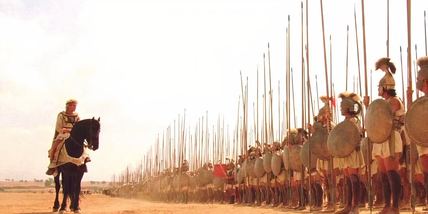 Colin Farrell as Alexander rallies his men in 'Alexander' 