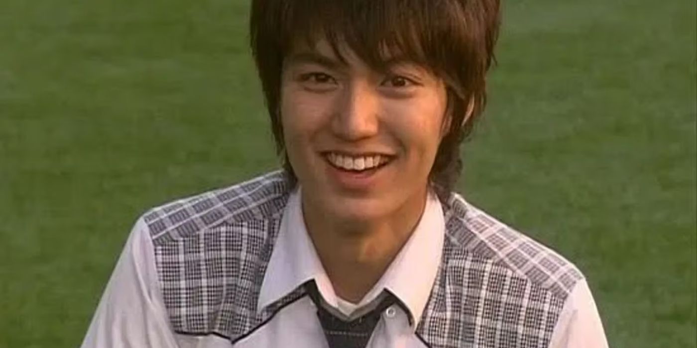 Lee Min-ho smiling in Mackerel Run.