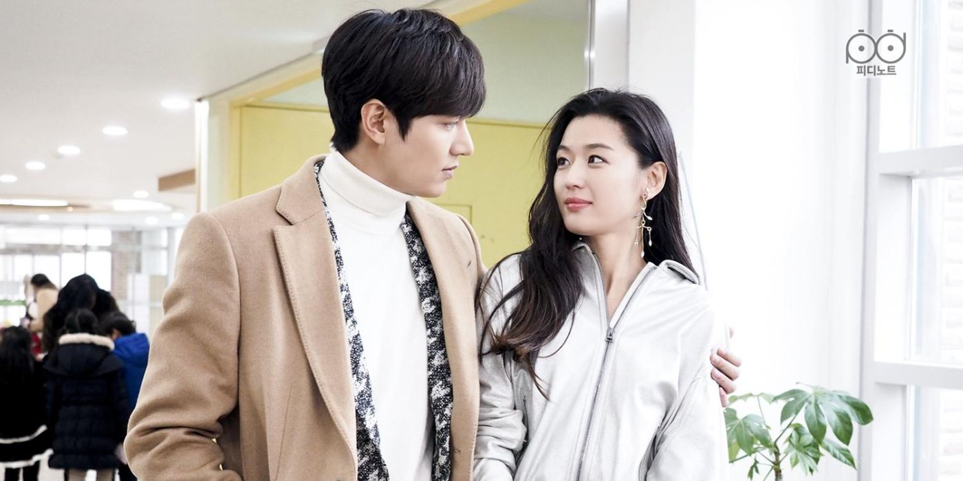 Lee Min-ho standing next to Jun Ji-hyun in The Legend of the Blue Sea.