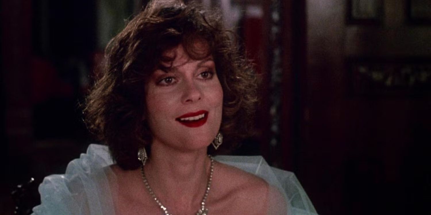 Miss-Scarlet-laughing-in-Clue