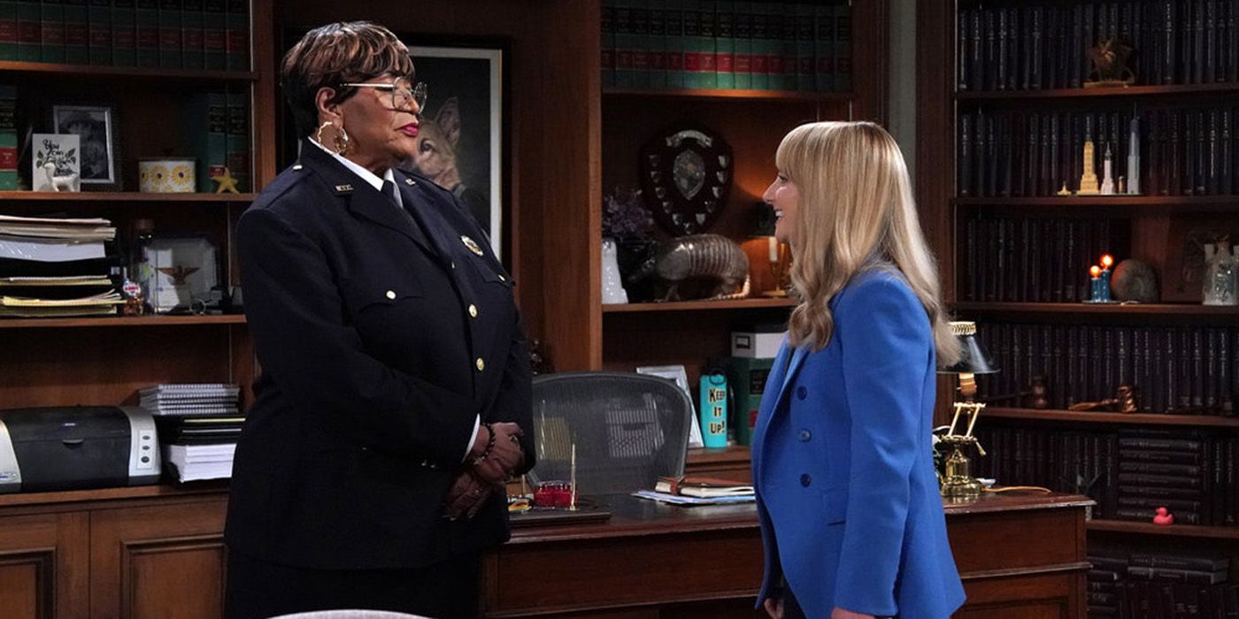 Marsha Warfield as Roz, Melissa Rauch as Abby Stone night-court-309