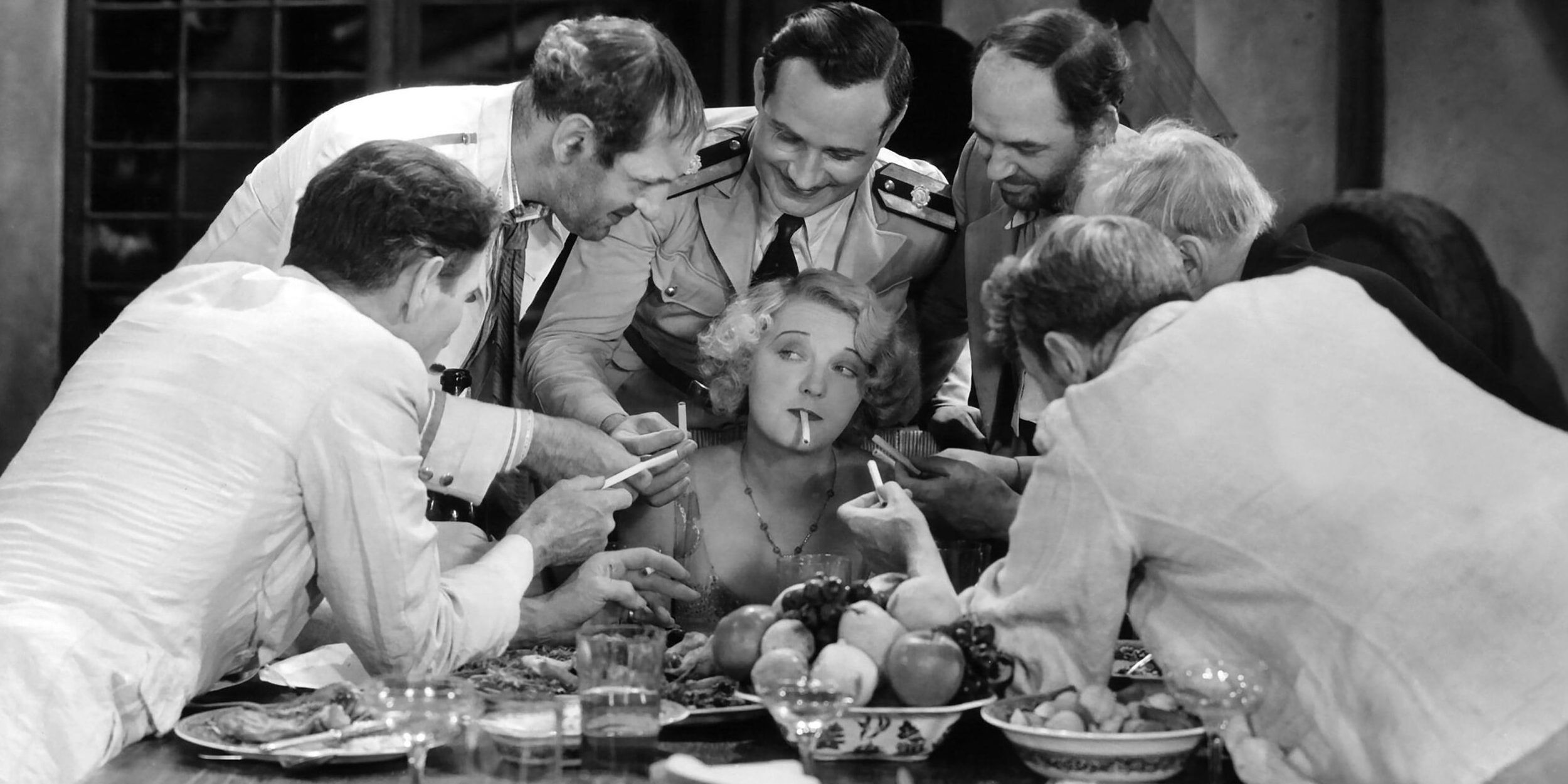 Dorothy Mackaill courted by men in &lsquo;Safe in Hell&rsquo;