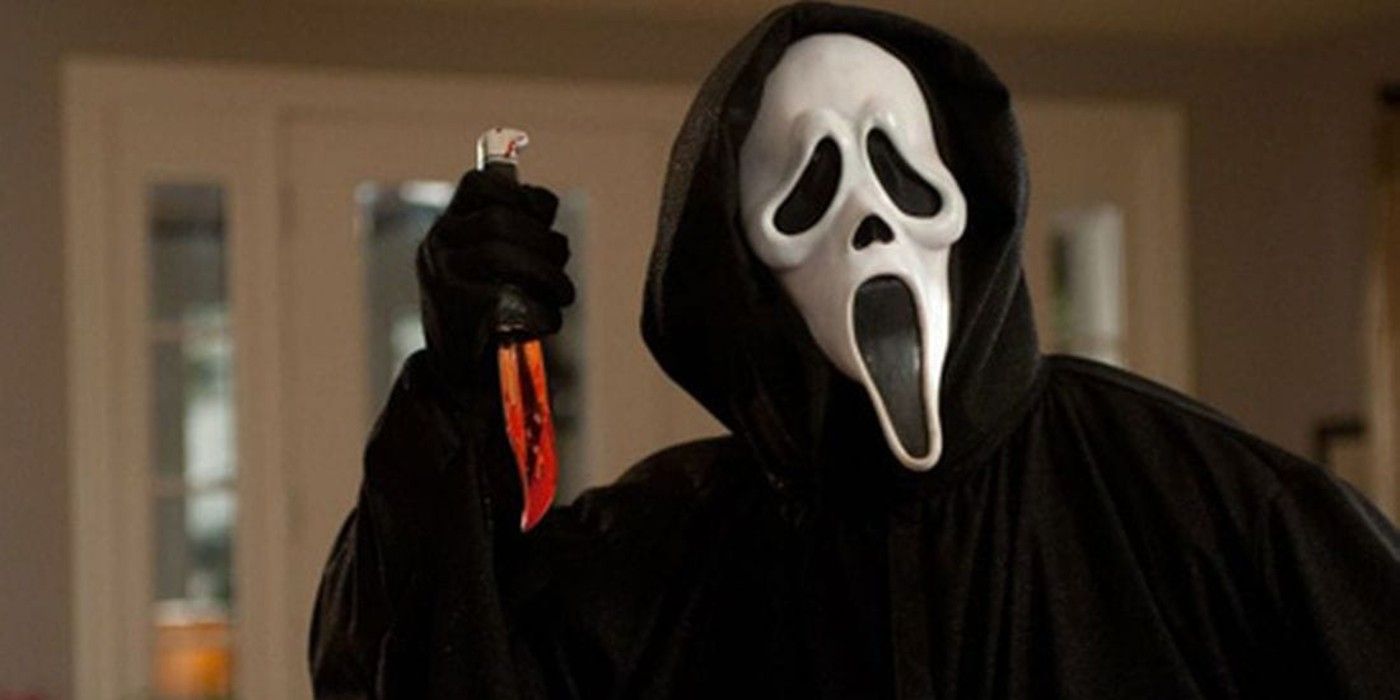 Ghostface holds a bloody knife in &lsquo;Scream 4&rsquo;.
