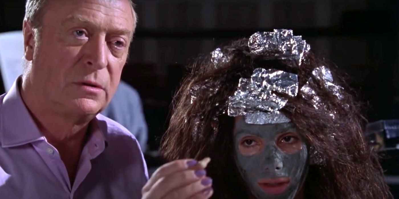 Victor Melling (Michael Caine) and Gracie Hart (Sandra Bullock) during Gracie&rsquo;s makeover in Miss Congeniality (2000).