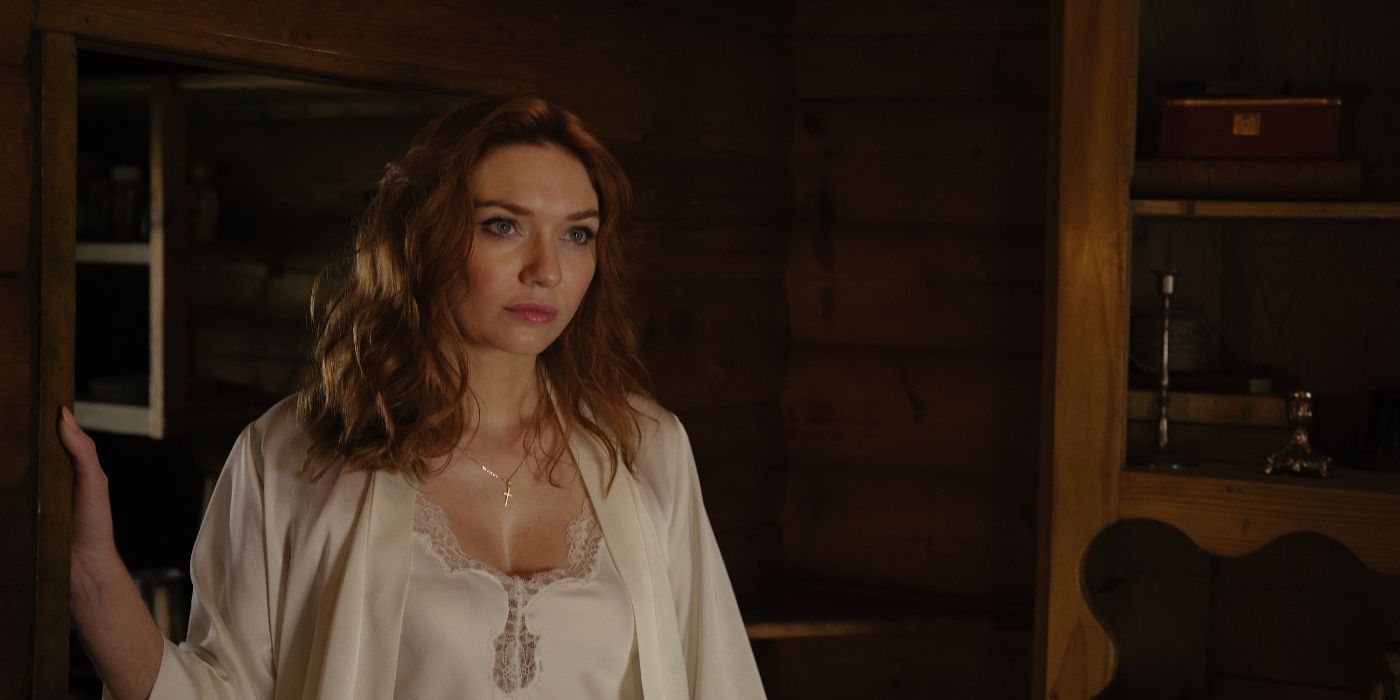 Eleanor Tomlinson in the cabin in the Couple Next Door finale