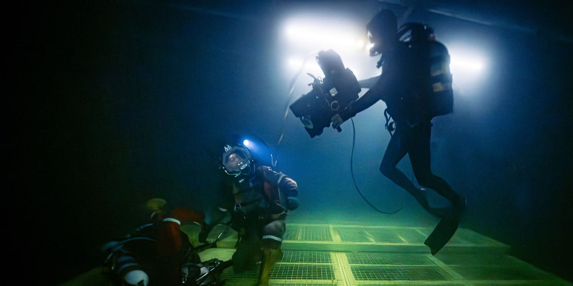 Two divers performing a rescue in 'Last Breath'