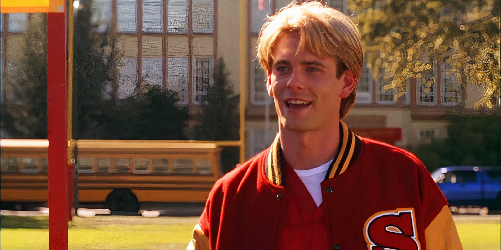 Whitney Fordman smiling sweetly in the series Smallville.