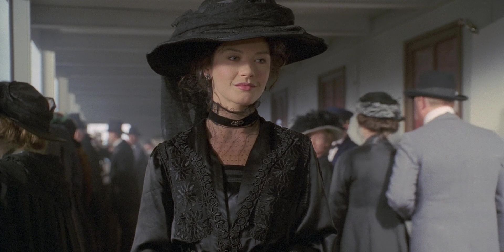Catherine Zeta-Jones as Isabella Paradine in Titanic