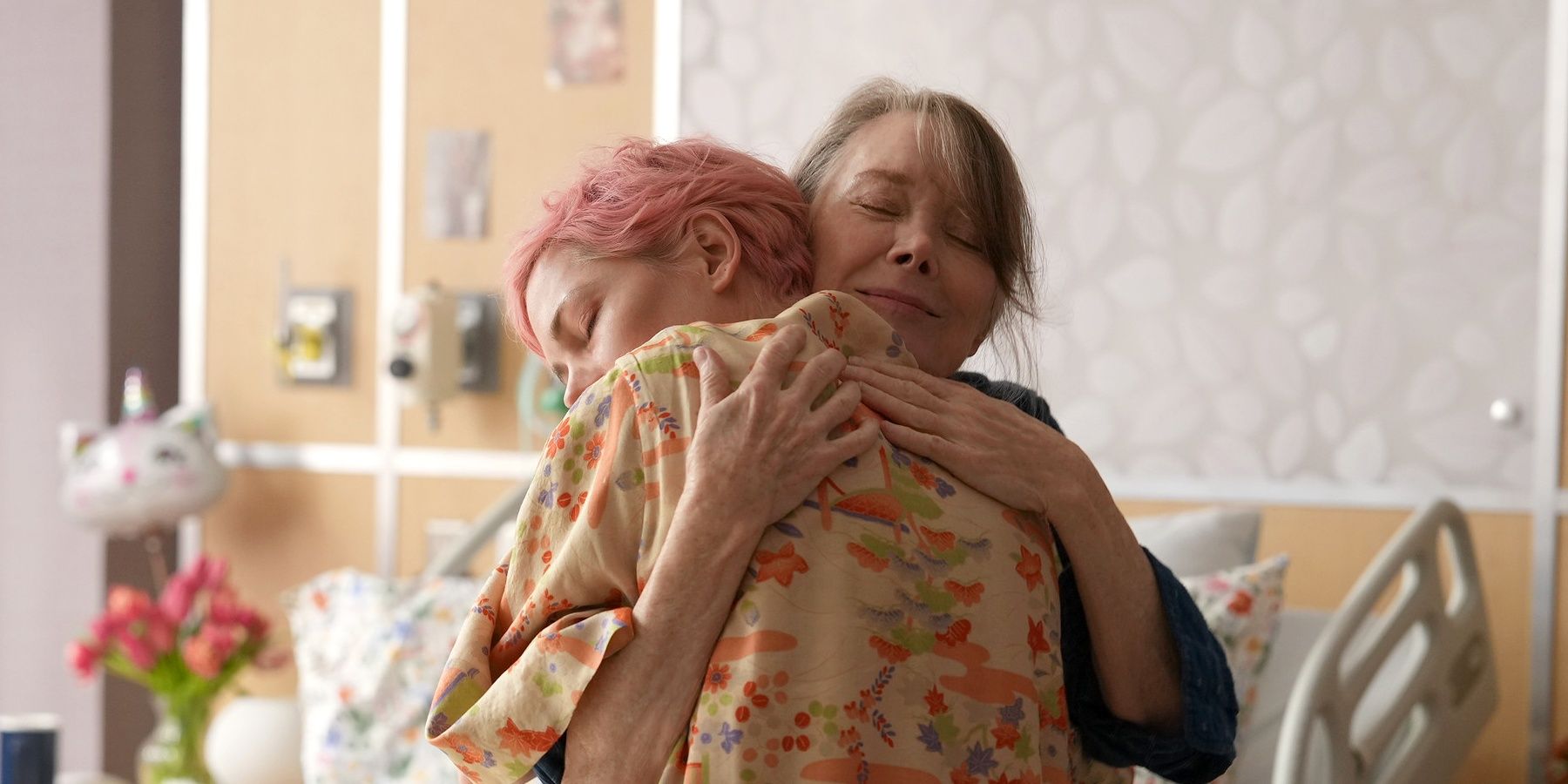 Michelle Williams and Sissy Spacek as Molly and Gail in Dying for Sex