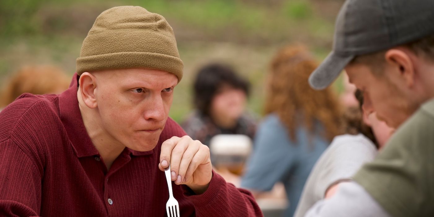 Anthony Carrigan and Alfie Allen in McVeigh