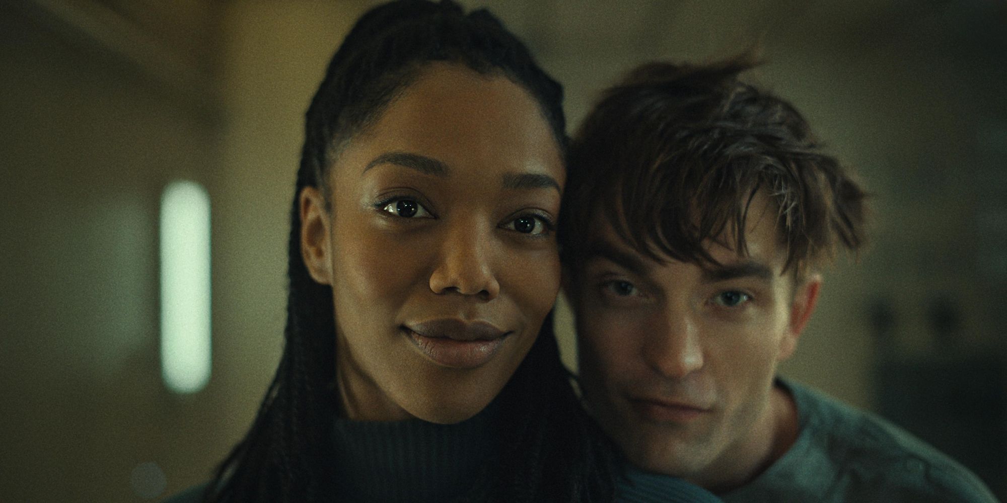 Naomi Ackie and Robert Pattinson in &lsquo;Mickey 17&rsquo;