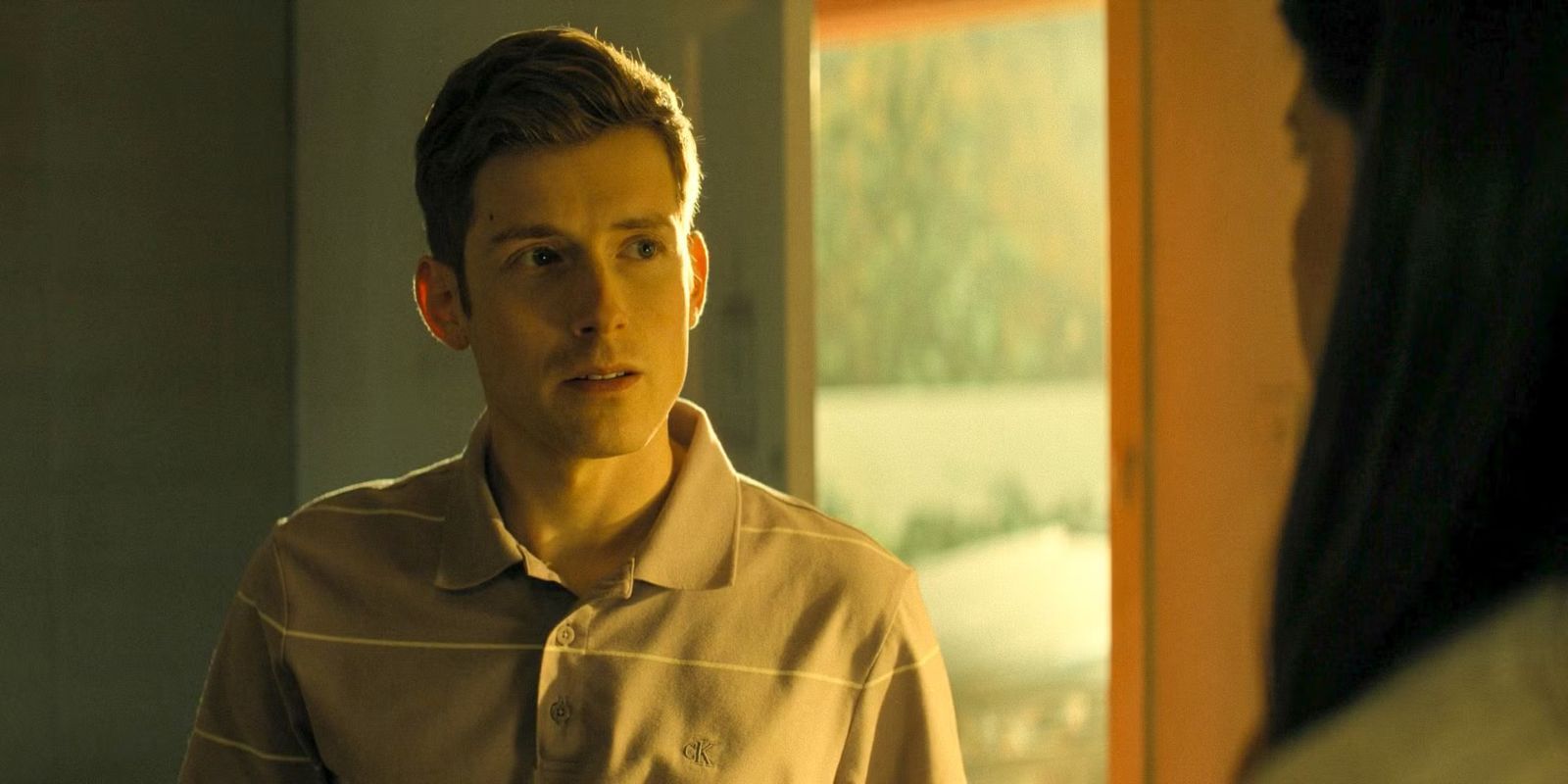 Daniel David Stewart as Steven Elliot looking confused in Reacher