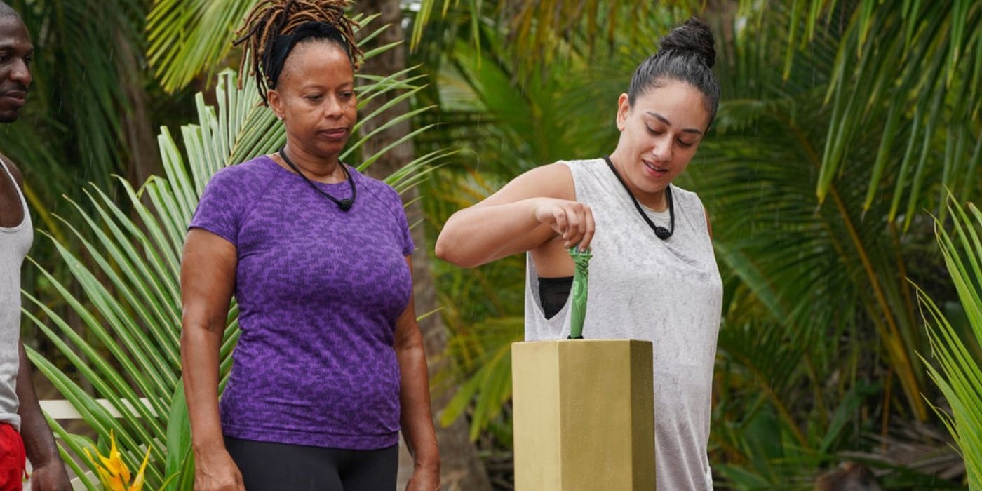 La Shell and Seychelle during an excursion on &lsquo;Deal or No Deal Island&rsquo; Season 2.'