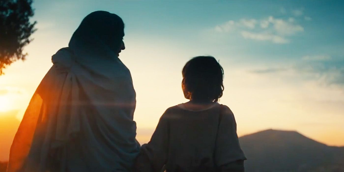 Young David (Raphael Korniets) and his mother Nitzevet (Siir Tilif) worship at sunrise on &lsquo;House of David&rsquo;