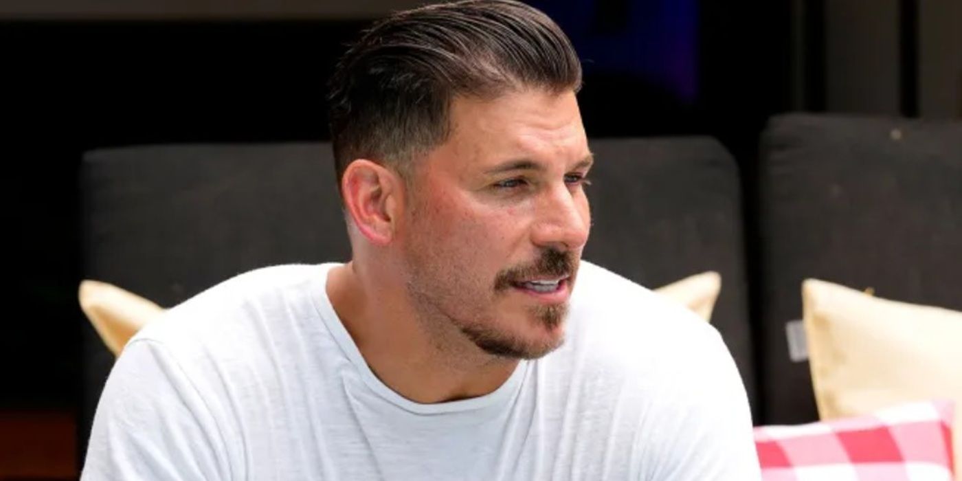 &lsquo;The Valley&rsquo; star Jax Taylor talking to someone outside