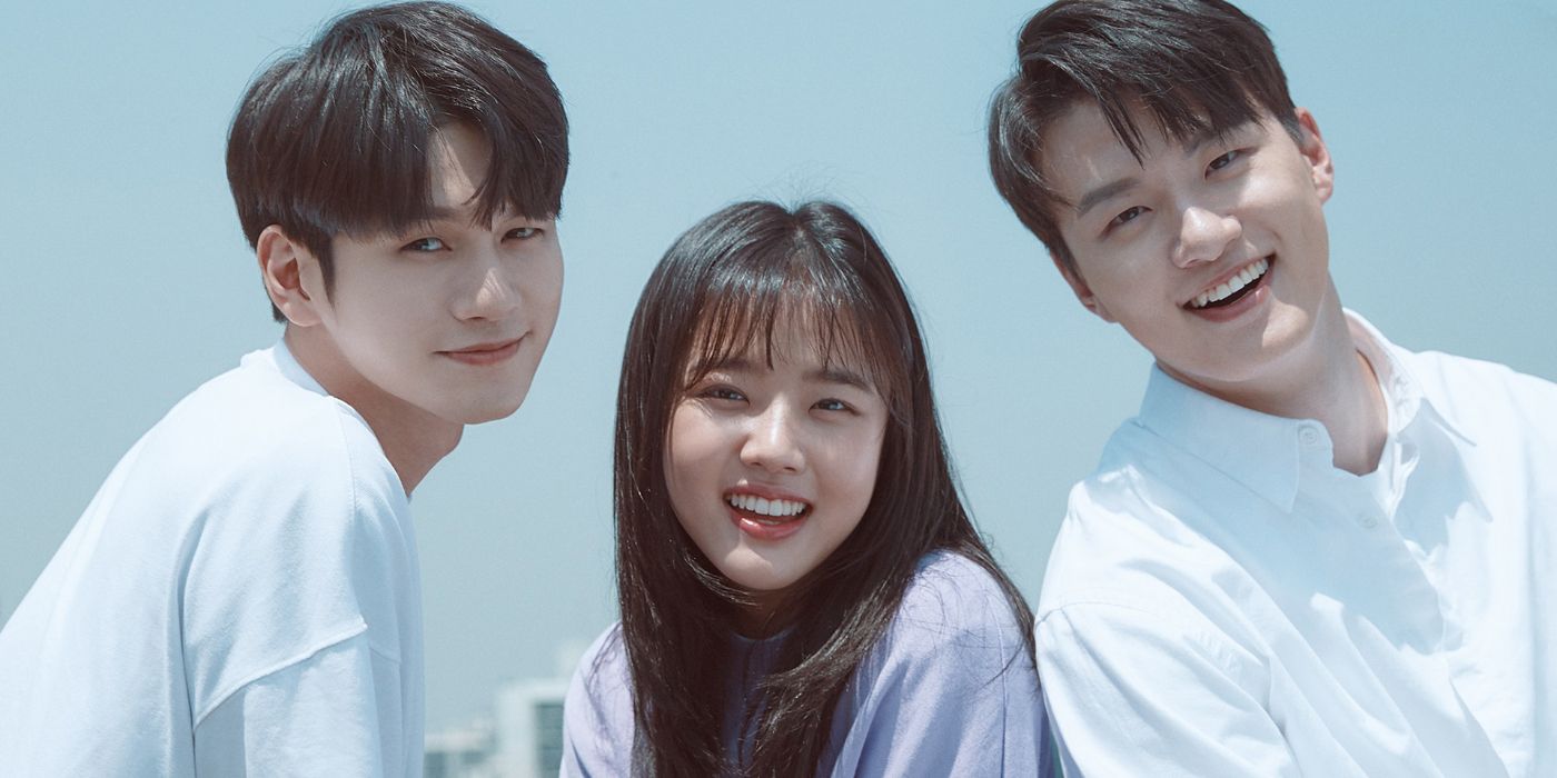 Ong Seong-wu, Kim Hyang-gi, and Shin Seung-ho smile at the camera in Moment at Eighteen.