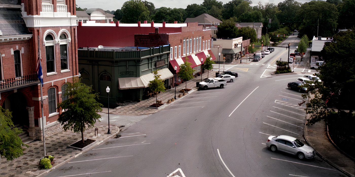 Mystic Falls street view of the series The Vampire Diaries.